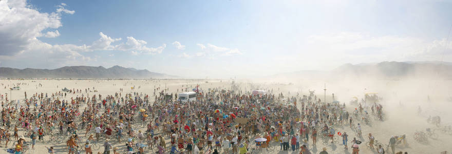 Panorama: The group photo for Critical Tits 2002 at Burning Man, from behind