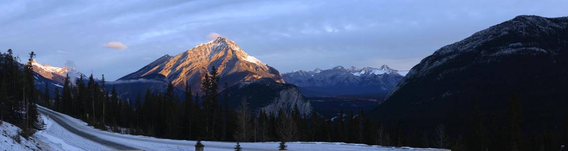 Panorama: Banff Sunrise