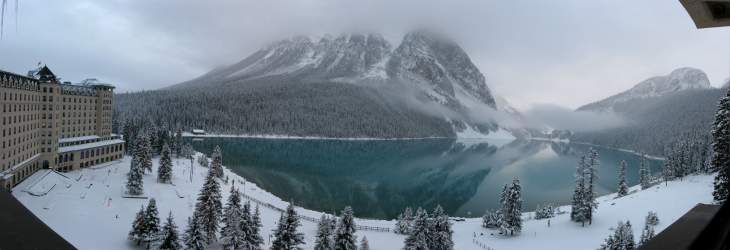 Panorama: Lake Louise in winter, from chateau
