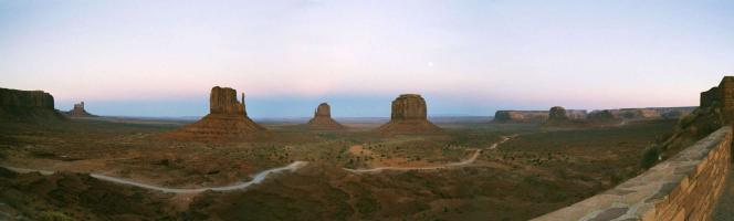 Panorama: Monument Valley Mittens