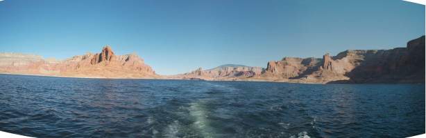 Panorama: At sea on Lake Powell