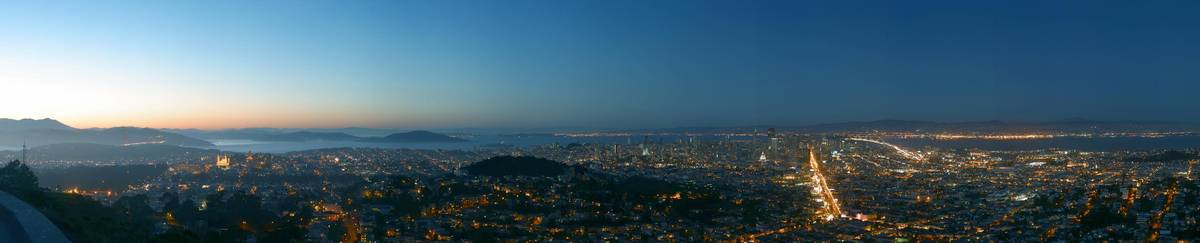 Panorama: Twilight over San Francisco from twin peaks