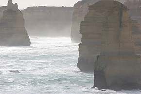 Closer detail on 3 of the 12 apostles
