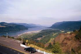 From the viewpoint above the Columbia Gorge
